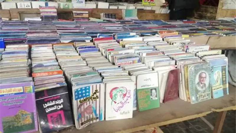 بحوزته 29 ألف نسخة.. ضبط مدير مكتبة لبيع كتب تعليمية بدون تفويض بكفر الشيخ