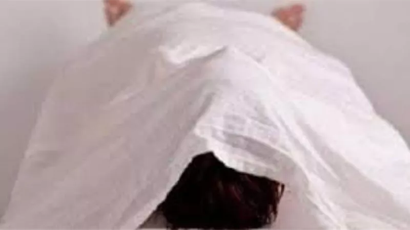 دفن جثة عامل لقى مصرعه أثناء التنقيب عن الأثار مع آخرين بمنشأة ناصر