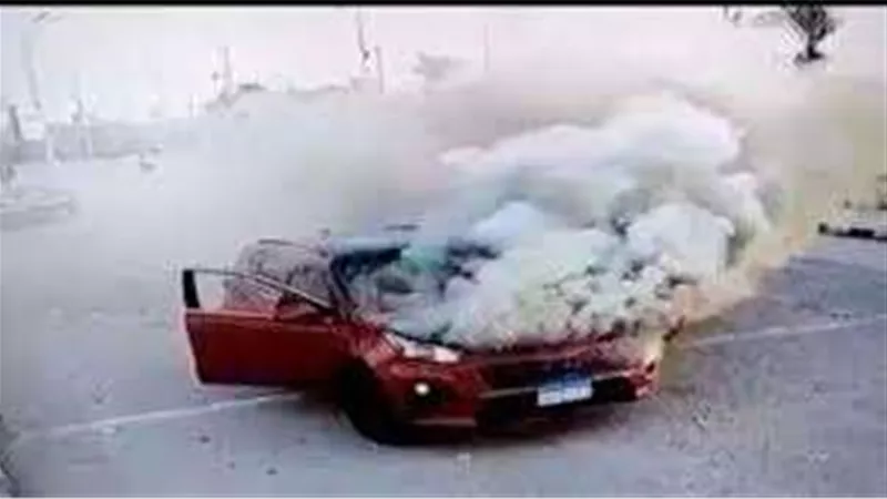 الحماية المدنية تسيطر على حريق سيارة أعلى طريق الدائري بالجيزة