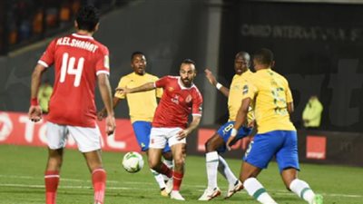 موسيماني بيخلص عليه.. لاعب واحد في الأهلي يقوم بـ 3 أدوار بمفرده ضد صن داونز