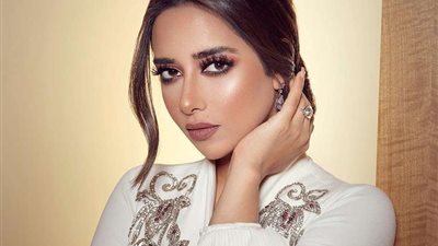 رقصت مع ابنها بعد خلع والده.. قصة بلقيس فتحي منذ الزواج