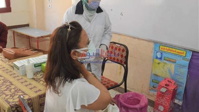 200 من العاملين بمديرية التربية والتعليم يحصلون على لقاح كورونا المستجد ضمن مبادرة 