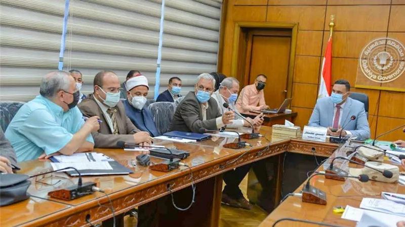 محافظ الدقهلية يتابع مراحل العمل بالمبادرة بنطاق مركز شربين لتطوير 26 قرية