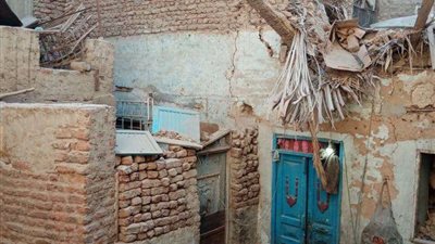 انهيار جزئي بمنزل قديم في سوهاج