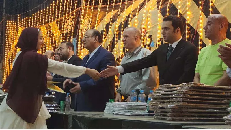 «بدران» يكرم المتفوقين وحفظة القرآن الكريم في الغربية
