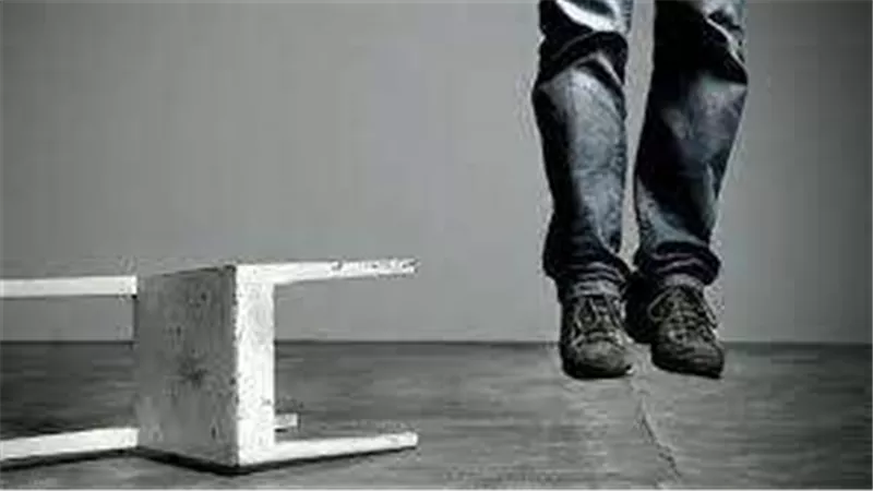 شخص يتخلص من حياته شنقًا داخل منزله بالشرقية