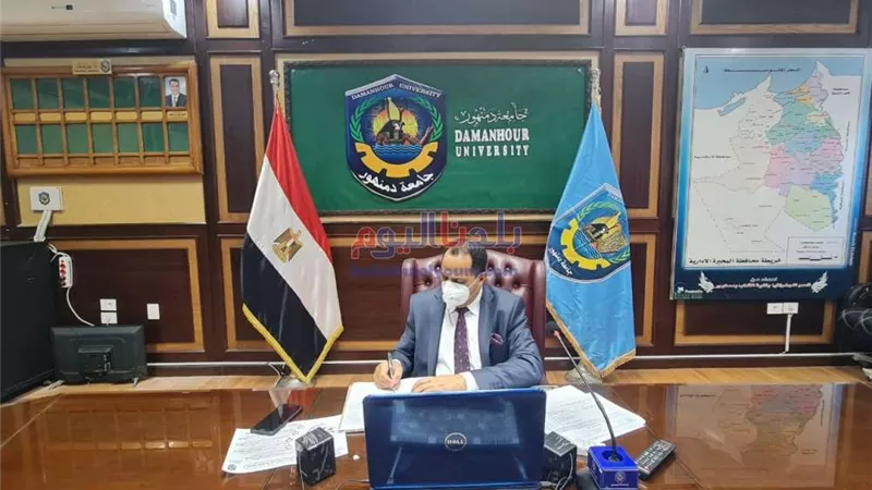 رئيس جامعة دمنهور يكلف بسرعة تسجيل العاملين على موقع لقاح كورونا