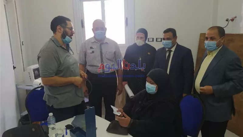 الكشف على ١٥٢٤ مريض خلال قافلة طبية بقرية سمخراط بالرحمانيه