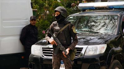 جهود مكثفة لكشف ملابسات العثور على جثة شاب مجهول الهوية في أرض زراعية بالإسماعيلية