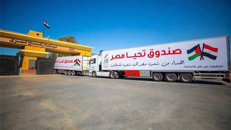 وصول 56 شاحنة محملة بالمساعدات الإنسانية لسكان قطاع غزة
