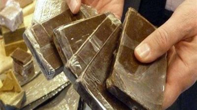 حبس تاجر مخدرات بحوزته 40 قطعة حشيش في سوهاج