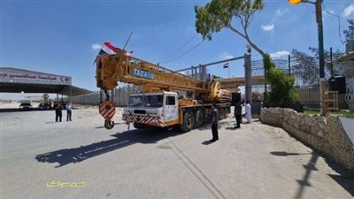 تنفيذًا توجيهات الرئيس.. شركة مصر سيناء ترسل معدات وأطقم هندسية لقطاع غزة