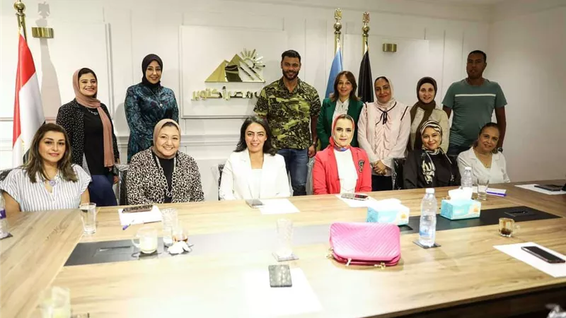 حزب مصر أكتوبر  يدعم طلاب المدراس وأسرهم بإقامة معارض لبيع المستلزمات المدرسية