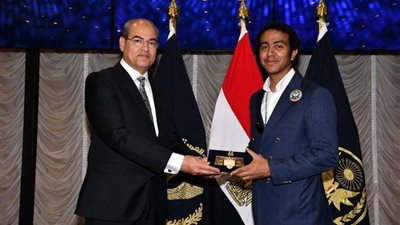 أكاديمية الشرطة تكرم مدير منحة ناصر للقيادة الدولية للشباب