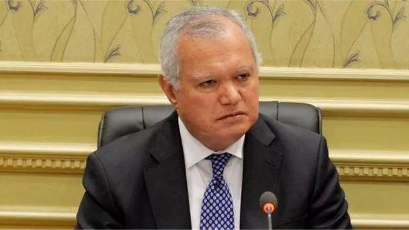 دبلوماسي لـ