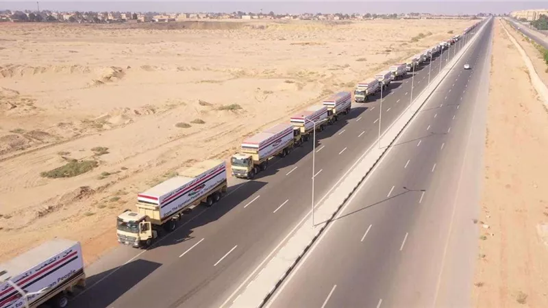 تنفيذاً لتوجيهات الرئيس.. القوات المسلحة تطلق قوافل إغاثية ضخمة لدعم الأشقاء الليبيين