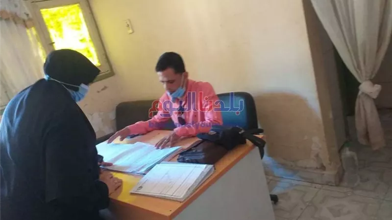 إحالة ٦٨ من العاملين بالمصالح الخدميه بمركز شبراخيت للتحقيق