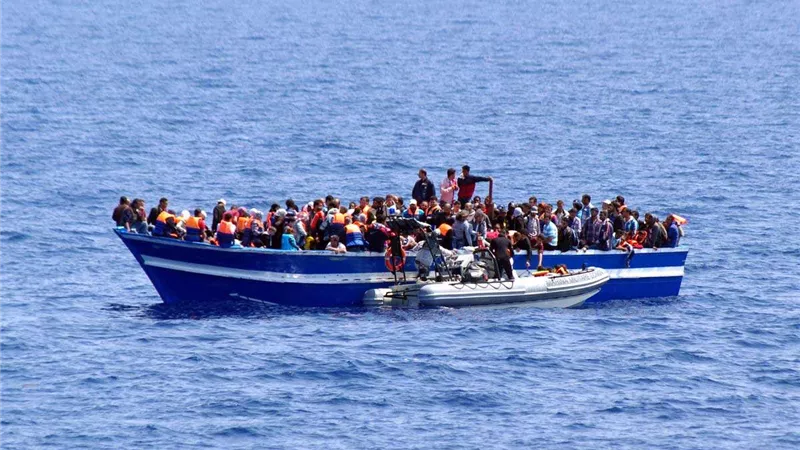 رئيسة وزراء إيطاليا: علينا غلق منافذ الهجرة غير الشرعية في شمال إفريقيا