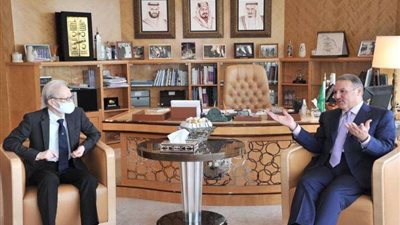 سفير المملكة لدى مصر يلتقي نظيره اليابانى