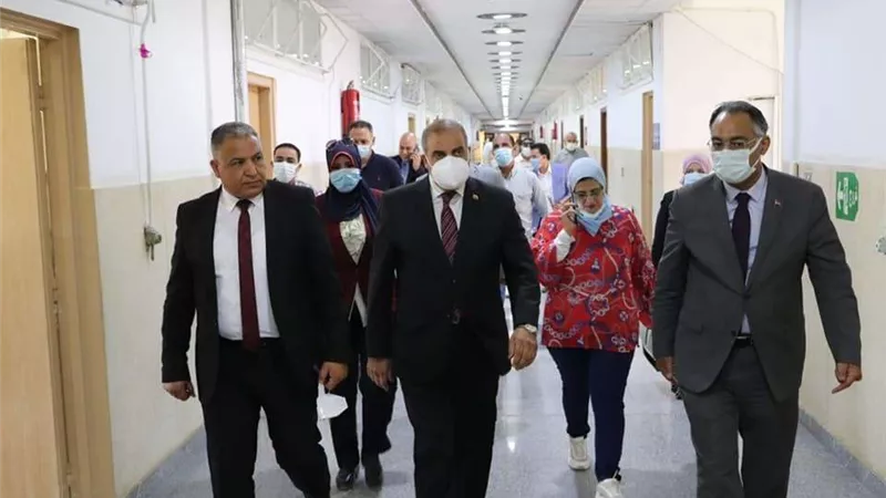 رئيس جامعة الأزهر يتفقد كلية طب البنات للوقوف على سير  امتحانات الدراسات العليا