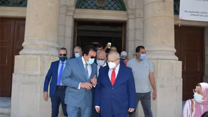 وزير التعليم العالي ورئيس جامعة القاهرة يستعرضان الوضع الحالي للمشروعات الكبرى للجامعة