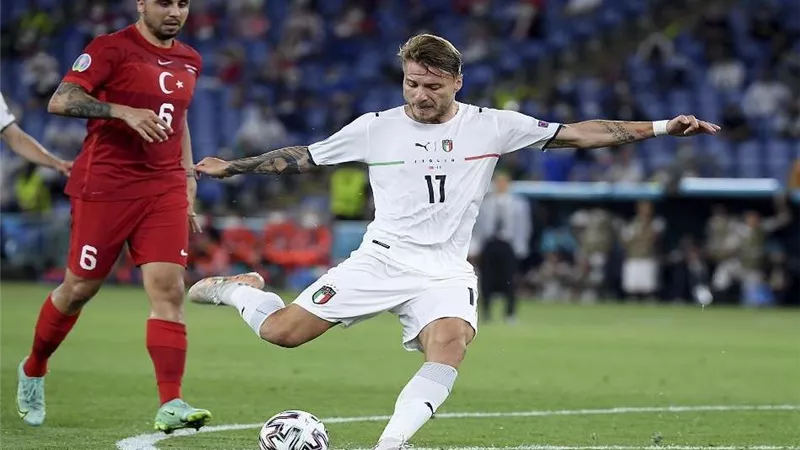 الشوط الأول.. التعادل السلبي يسيطر على مباراة تركيا وإيطاليا