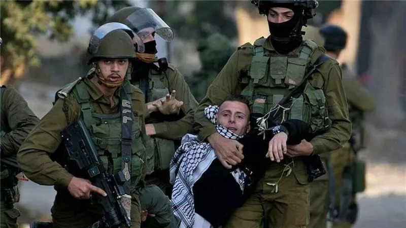 الاحتلال الإسرائيلي يعتقل 8 فلسطينيين بالضفة الغربية.. فيديو