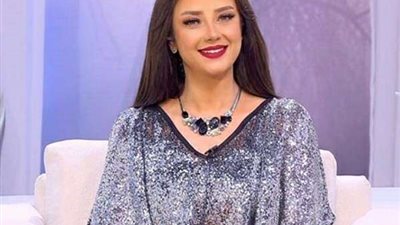 رضوى الشربيني تستعيد ذكرياتها مع والدتها الراحلة بصورة قديمة.. شاهد