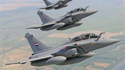 القوات الجوية المصرية والفرنسية تنفذان دورة القيادة التكتيكية والتدريب الجوي المشترك (آمون -23)