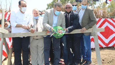 محافظ المنوفية يفتتح مشروع صرف صحى جزيرة الحجر ويوافق علي تخفيض 50% من الرسوم