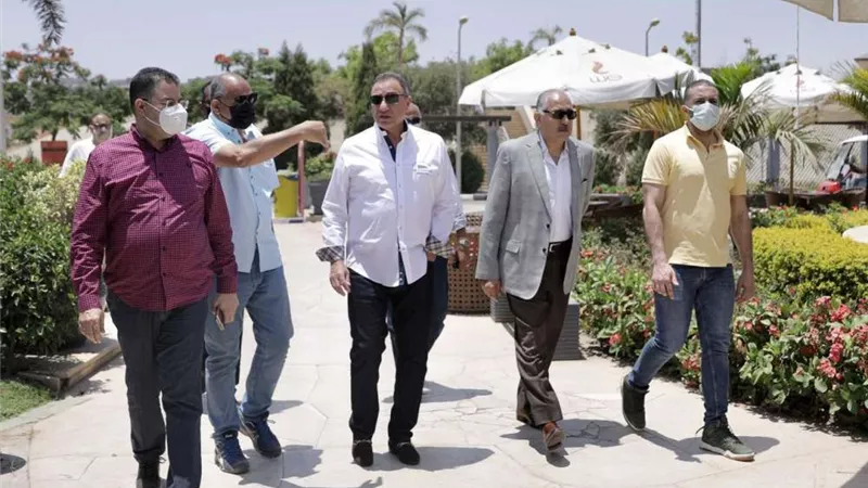 الخطيب يتفقد أعمال تطوير منشآت فرع الأهلي بالشيخ زايد