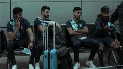 بعثة الأهلي تصل مطار القاهرة استعدادًا للسفر لتونس