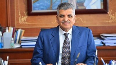 أسامة ربيع يتحدث عن إنجازات هيئة قناة السويس في هذه السطور