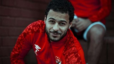الأهلي يحسم موقف 