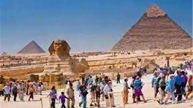 شاهد|السياحة في مصر.. نمو الإيرادات وزيادة أعداد السائحين