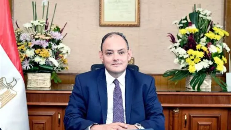 لقاء ثنائي بين وزير الصناعة والمبعوث التجاري لبحث سبل التعاون المصري البريطاني