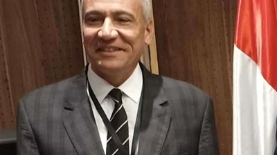 عميد 