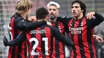 ميلان يتصدر الدوري الإيطالي بعد ثنائية لاتسيو