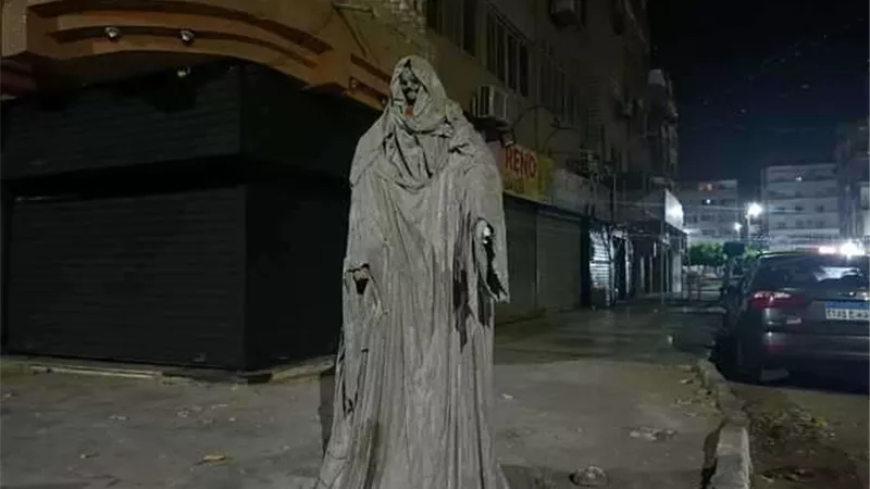 القبض على صاحب تمثال 