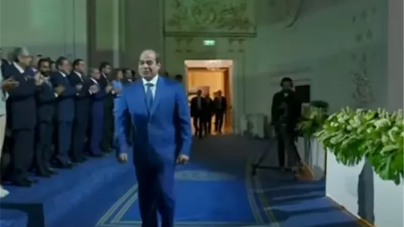 السيسي يصل إلى مقر مؤتمر 