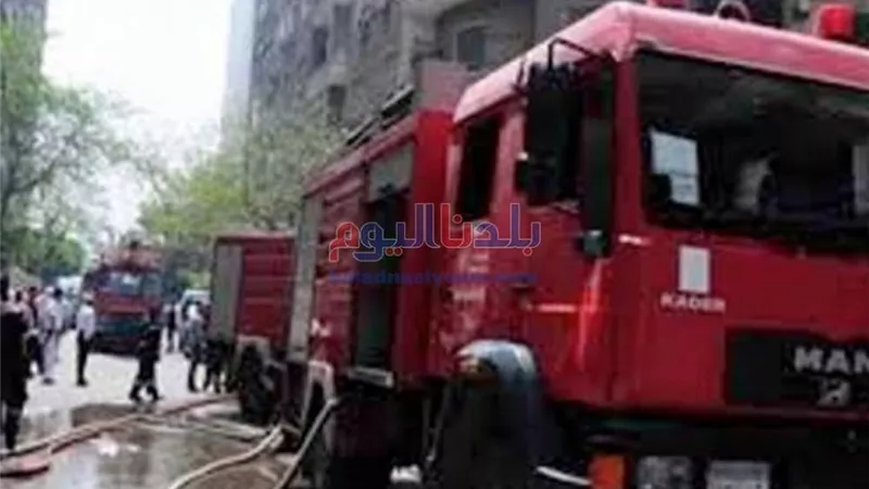 انتداب المعمل الجنائي لمعاينة حريق داخل أحد المحال التجارية بحدائق القبة