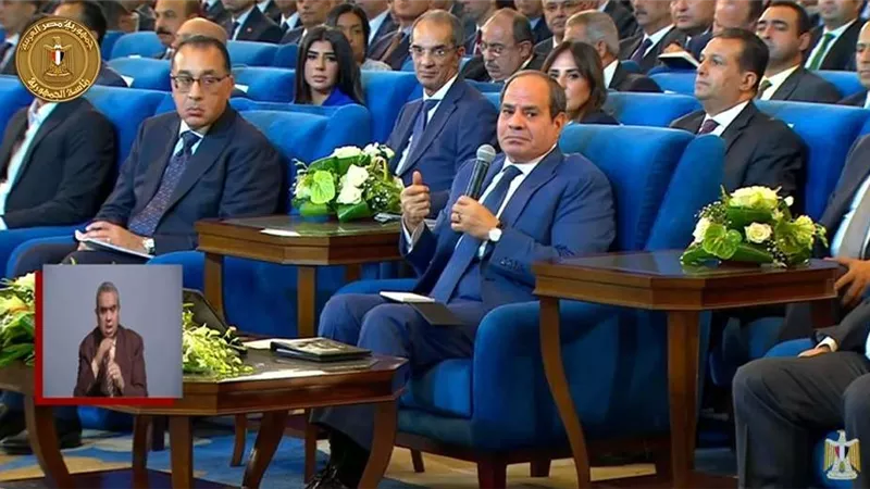 عاجل| الرئيس السيسي: «الصبر والعمل والتحمل هو السبيل معايا أو مع غيري»