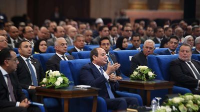 عاجل| الرئيس السيسى يشاهد فيلمًا تسجيليا حول تطور منظومة التموين منذ 2014