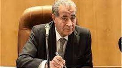 وزير التموين يؤكد على انخفاض أسعار البصل خلال الفترة المقبلة
