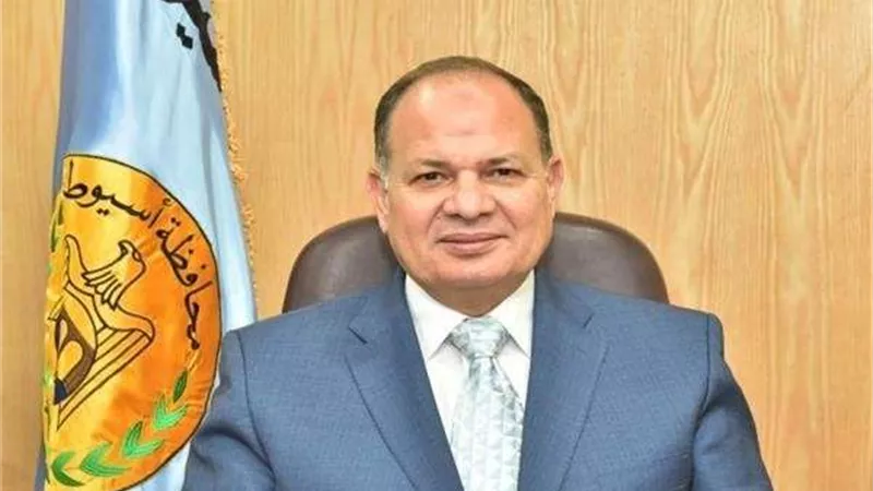 محافظ أسيوط يعتمد نتيجة الشهادة الإعدادية