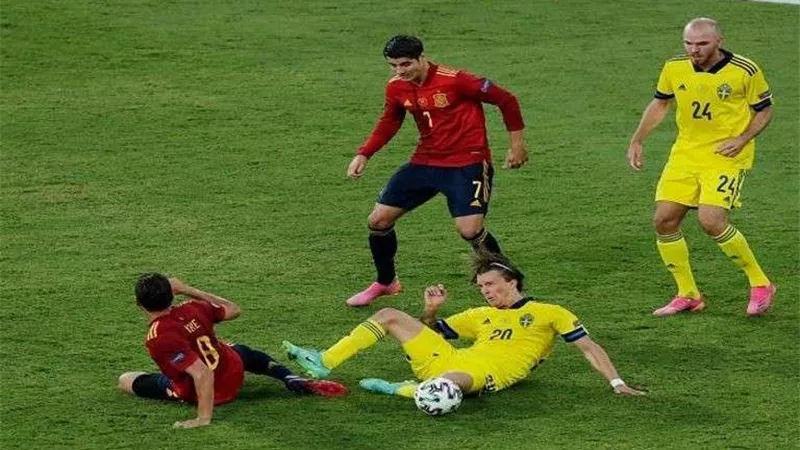 بعد اكتساح سلوفاكيا.. مدرب إسبانيا يرد على المشككين