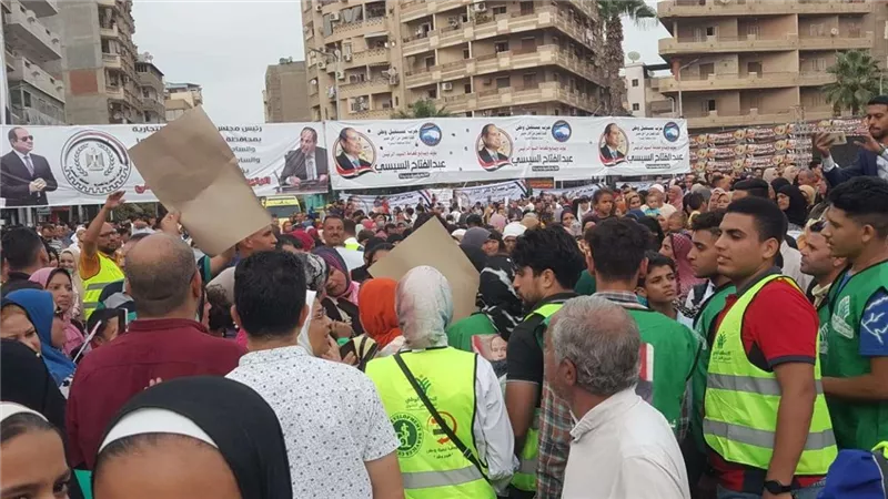 «رافعون الأعلام».. أهالي البحيرة يطالبون الرئيس السيسي بترشح للانتخابات الرئاسية 2024