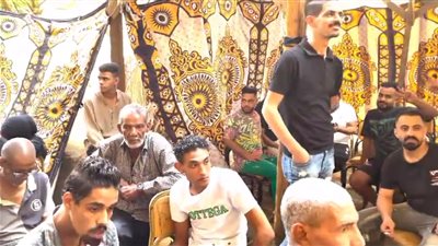 توافد المواطنين على مكتب الشهر العقاري بالمقطم لتحرير توكيلات الترشح للرئيس السيسي