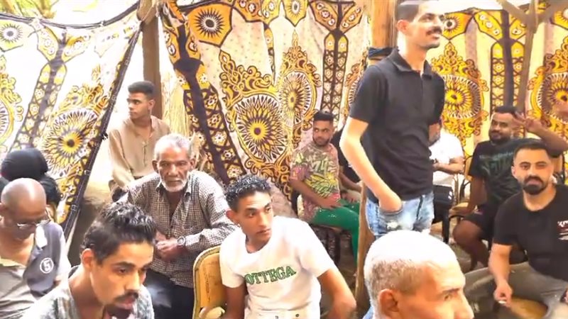  توافد المواطنين