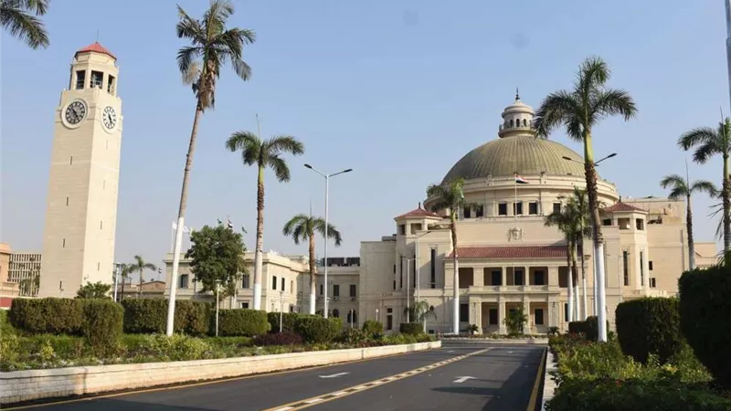 جامعة القاهرة تستمر في  إجراء الكشف الطبي على طلابها الجدد